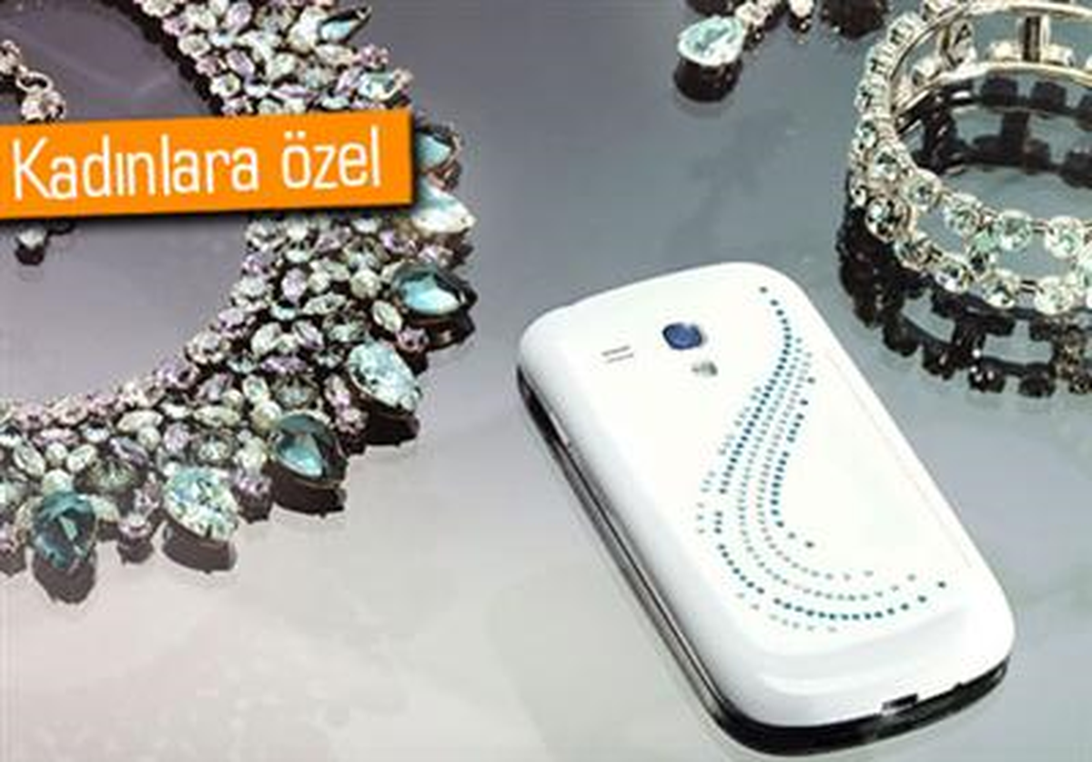 Samsung, Galaxy S3 Mini Crystal Edition\'ı Tanıttı