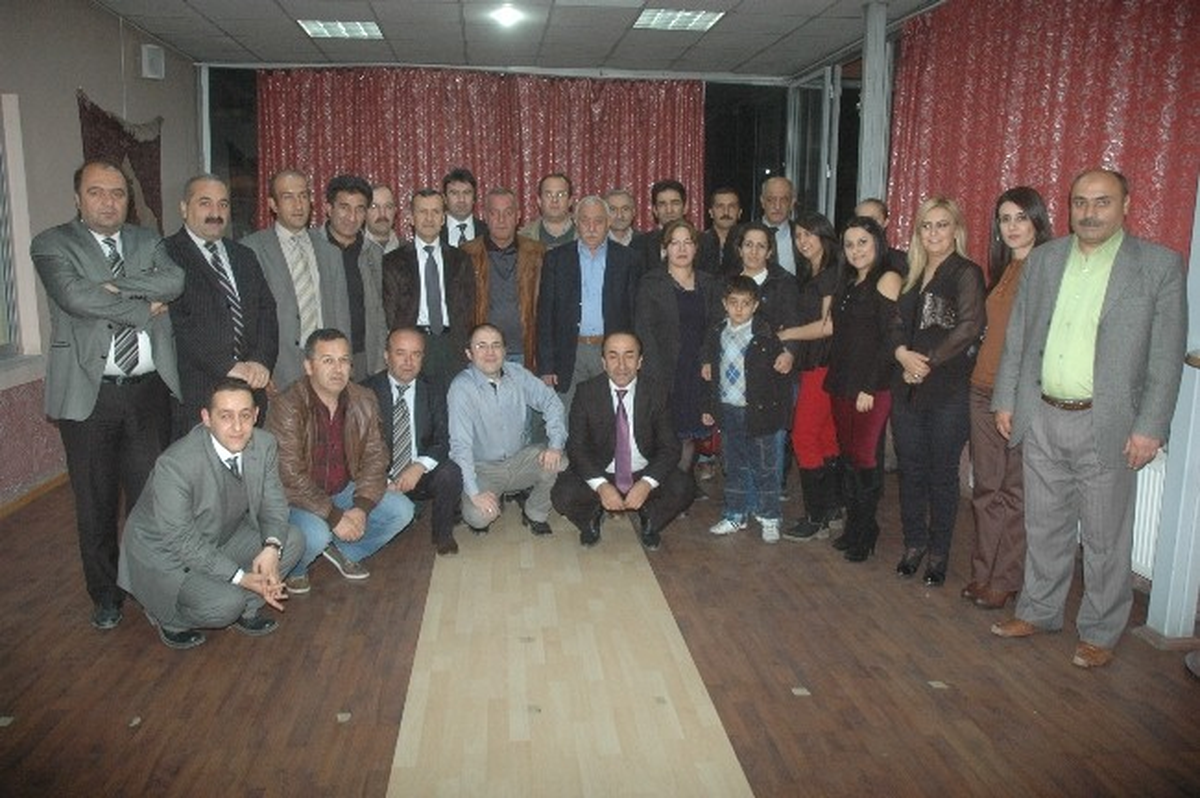 Sgk\'da Tayini Çıkan Personeline Veda Yemeği