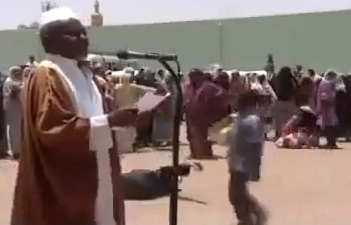 Sudanlı Köylü Kadınlar Kendilerinden Geçti