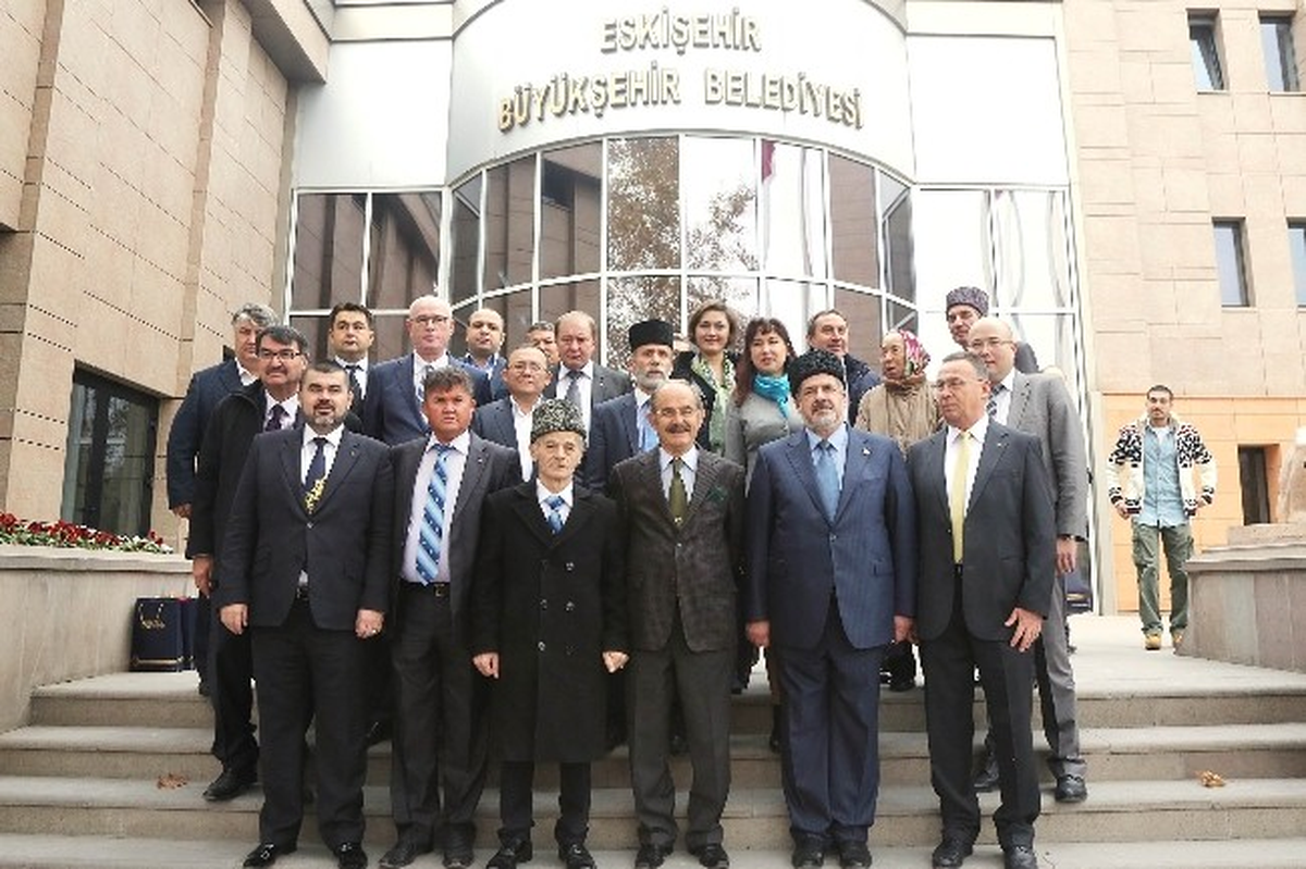 Tatar Meclisi Üyelerinden Başkan Büyükerşen\'e Ziyaret