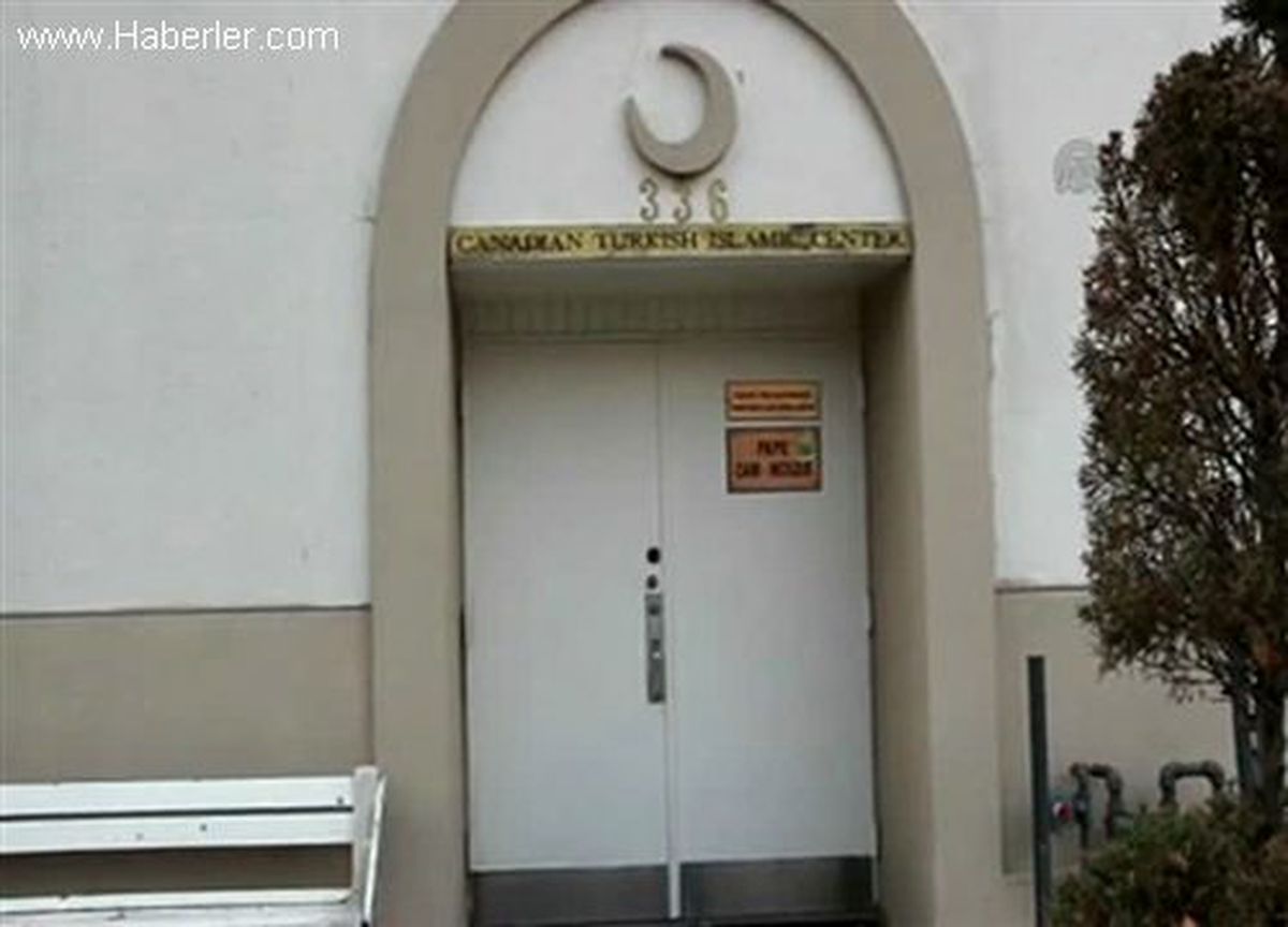 Toronto\'da Cami Cemaatine Aşure