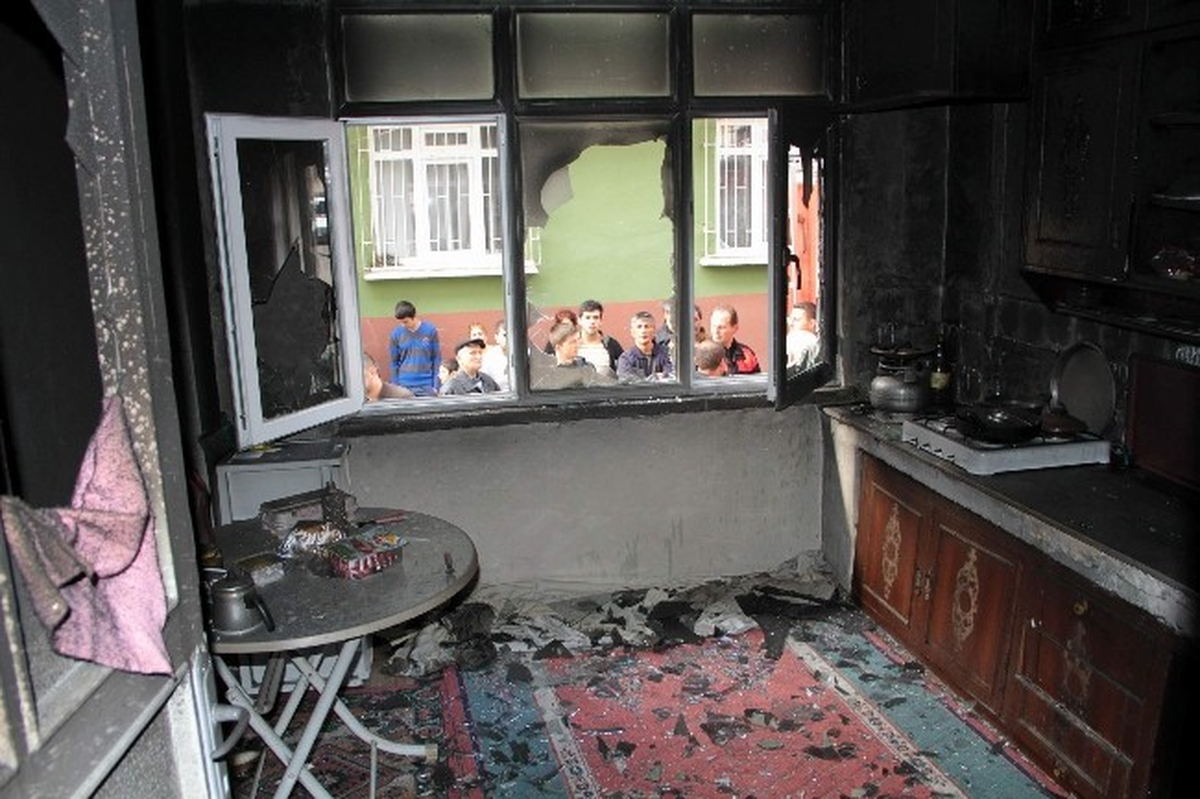Yangında 2 Kişi Dumandan Etkilendi