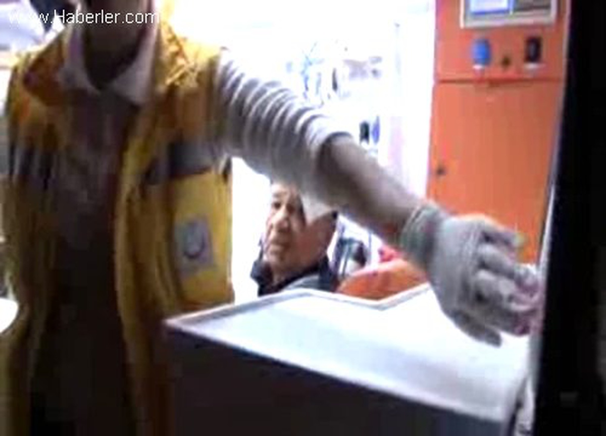Yaşlı Adamın Fendi Hırsızı Yendi