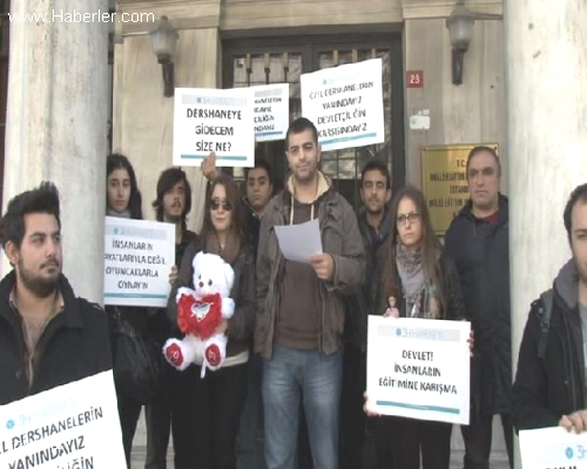 3h Hareketi\'nden Oyuncaklı Protesto