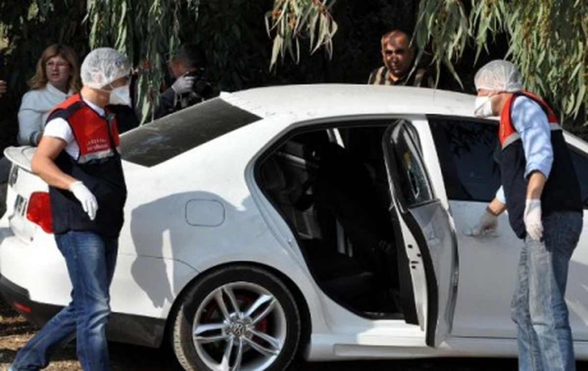 Adana'da Otomobil İçerisinde Şüpheli Ölüm