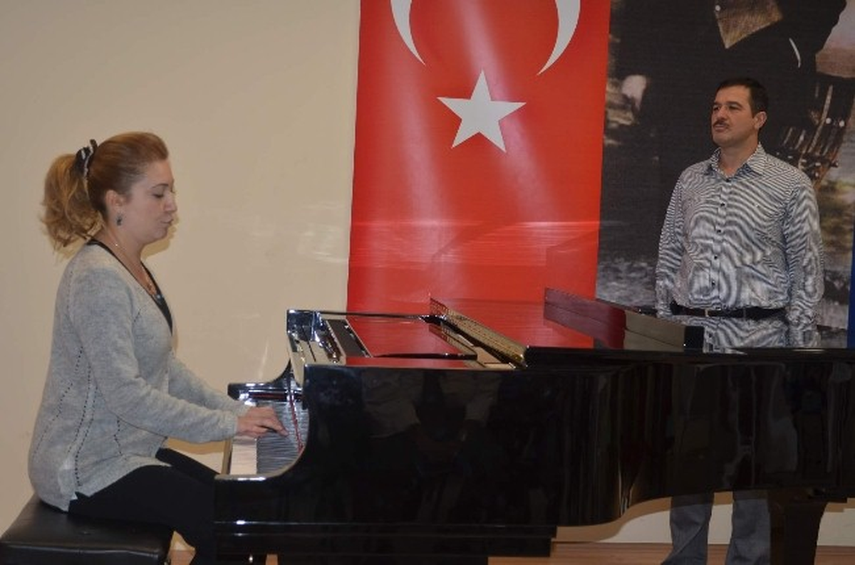Afyonkarahisar\'da 23 İmam ve Din Görevlisine Ses Eğitimi