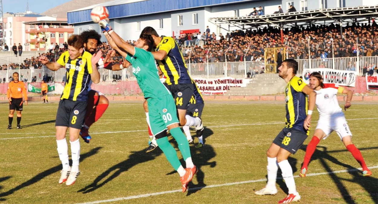 B.Vanspor Lidere Boyun Eğdi:1-2