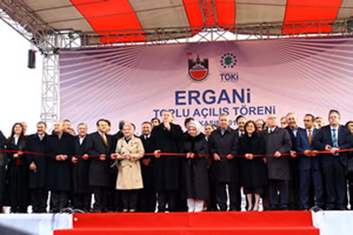 Bakan Avcı, Diyarbakır\'ın Ergani İlçesi\'nde Toplu Açılış Töreni\'ne Katıldı