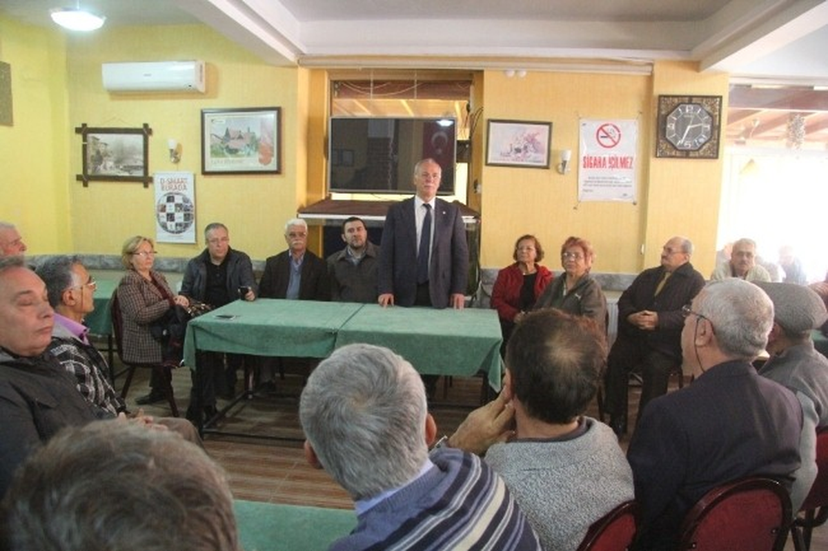 Başkan Akova Mahalle Halkının Fikrini Aldı