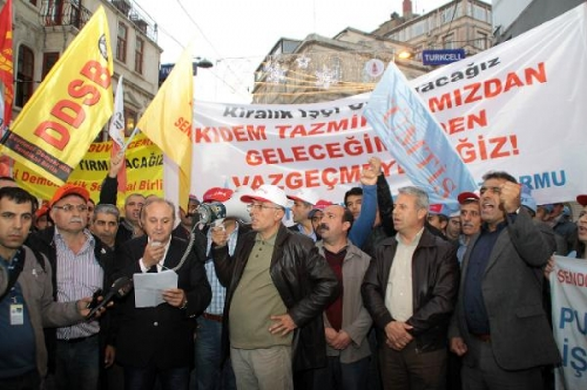 Beyoğlu\'nda "Kıdem Tazminatı" Protestosu