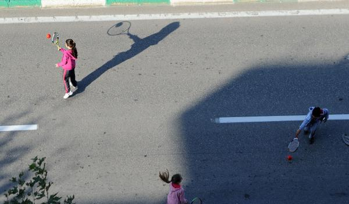 Bursa\'da Bulvarda Kurulan 200 Kortta Tenis Oynandı