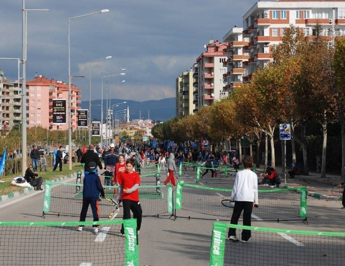 Caddede Tenis Keyfi