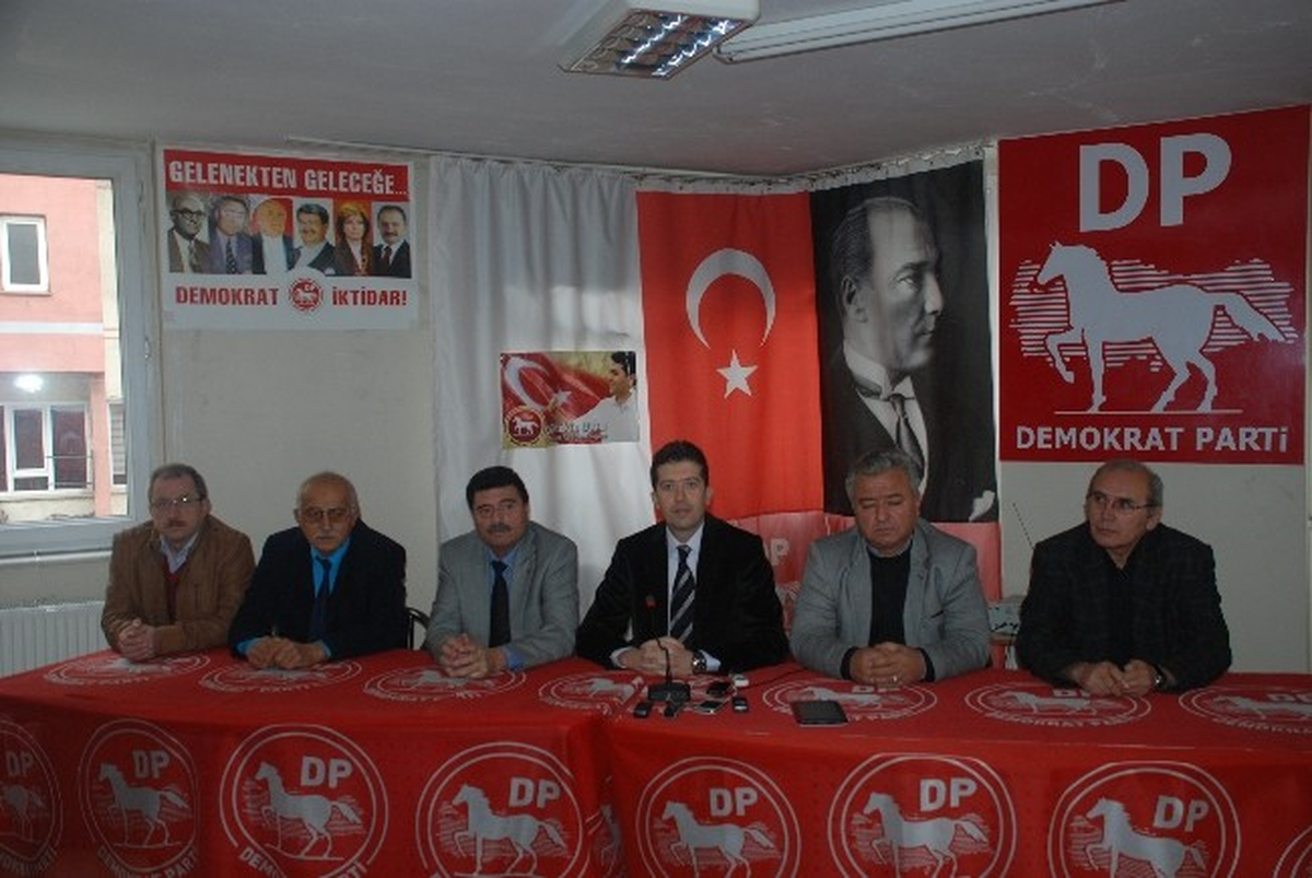 Demokrat Parti'de Pazar Toplantısı