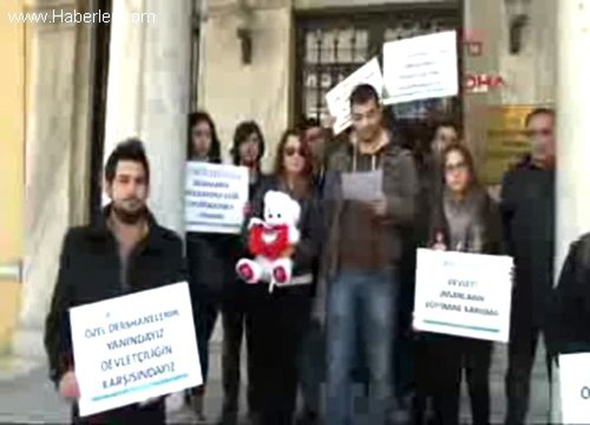 Dersane Düzenlemesine Oyuncaklı Protesto