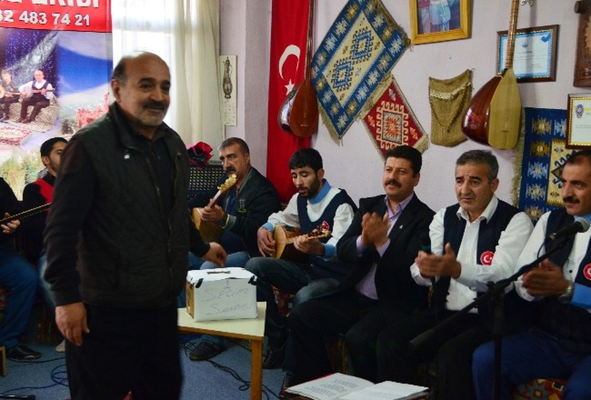 Erzurum\'da Sazlı Sözlü Seçim