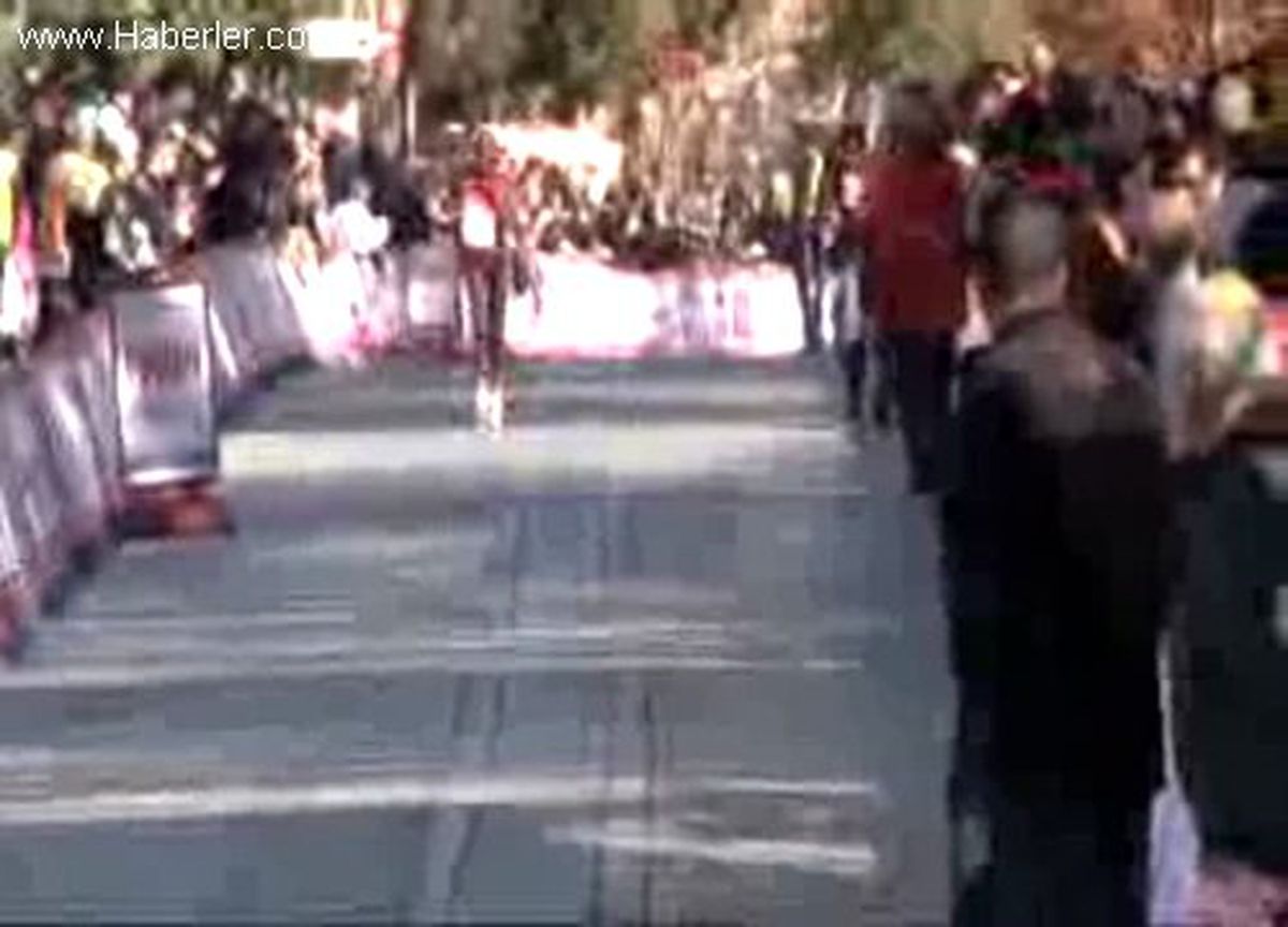 İstanbul Maratonu\'nu Bayanlarda Kenyalı Atlet Rebecca Kangogo Chesir 2.29.07 ile Birinci Tamamladı