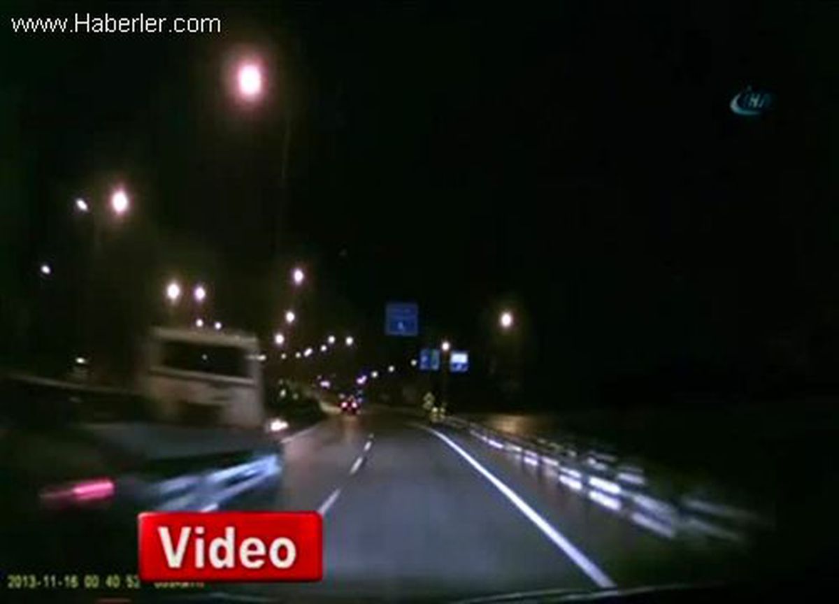 İzmir\'de Otoyolda Yol Kestiler