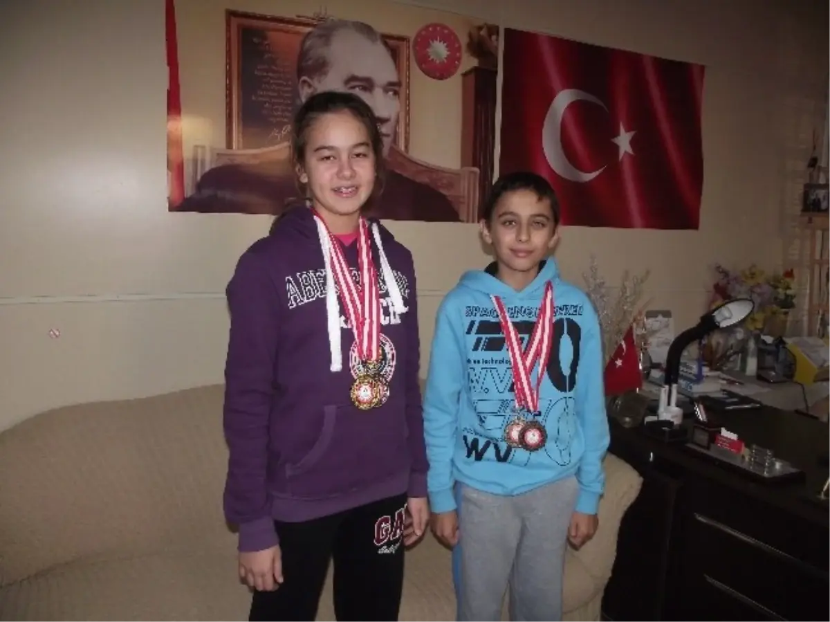 Muratlılı Sporcular Yüzmede Büyük Başarı Kazandı