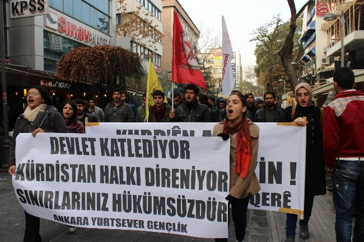 Nusaybin\'de 3 Kişinin Öldürülmesi Protesto Edildi