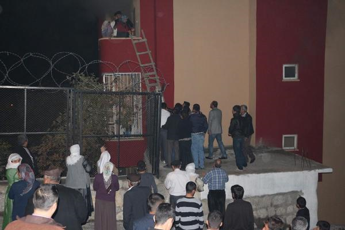 Şırnak\'ta Çıkan Olaylarda Bir Evde Yangın Çıktı