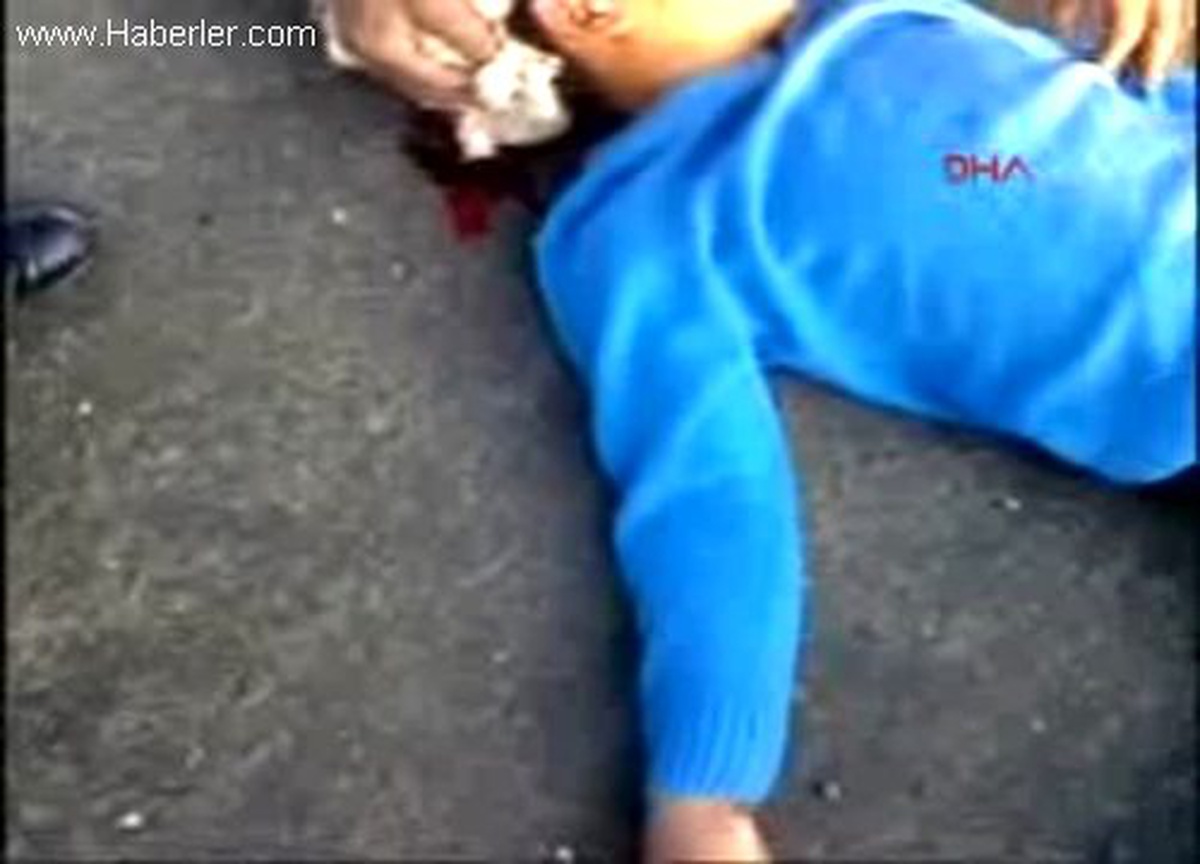 Siverek\'te Motosiklet Kamyonete Çarptı: 1 Ölü, 1 Yaralı