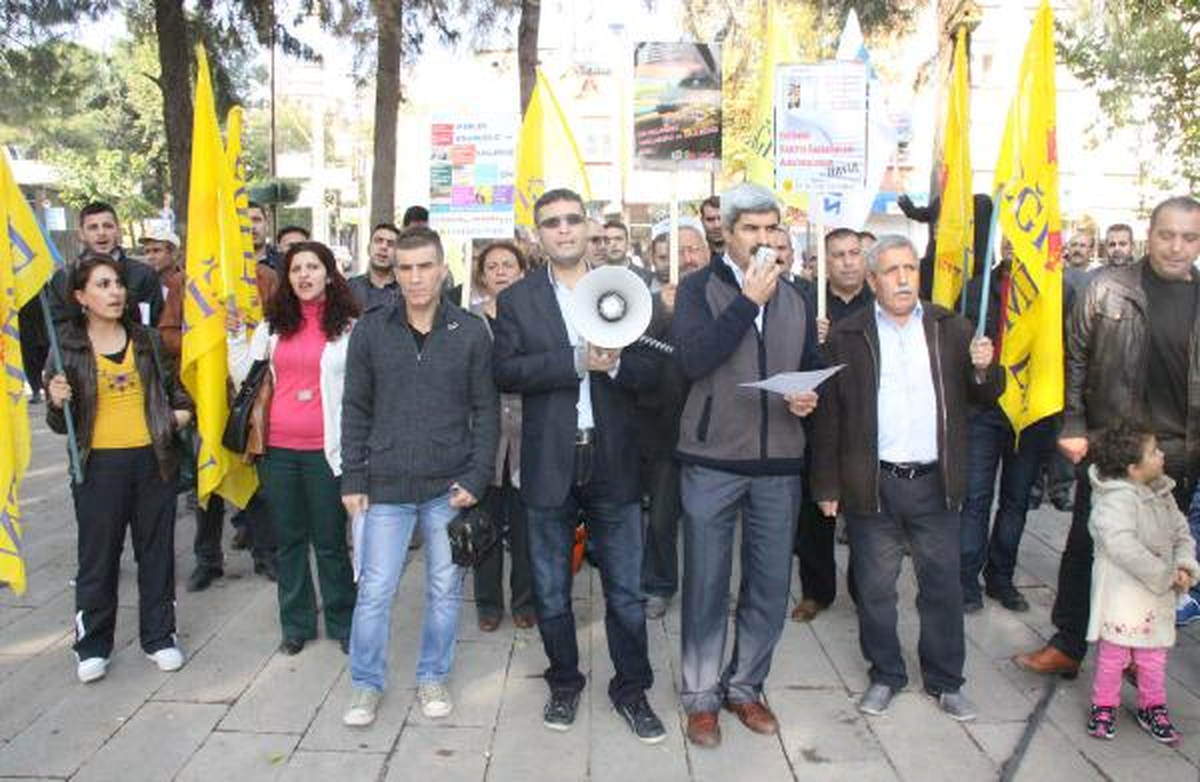 Siverek\'te Öğretmenlerden Eğitim Sistemine Protesto