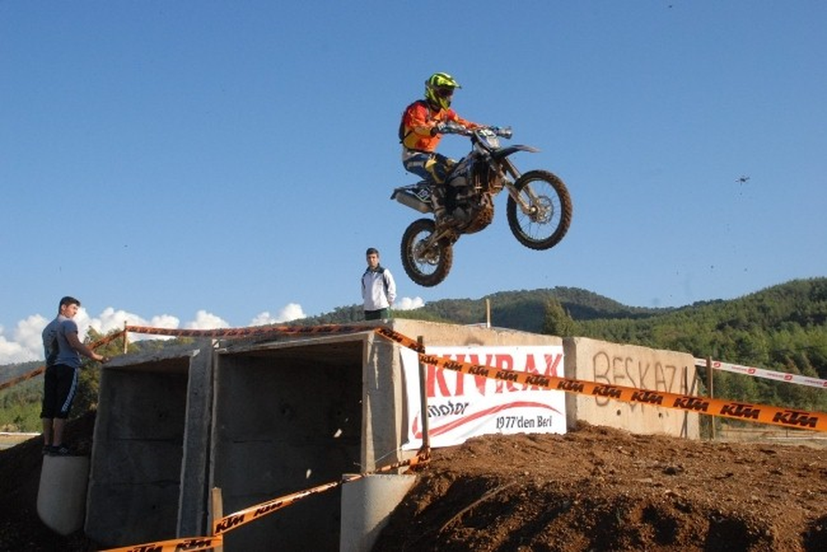 Türkiye Motosiklet Şampiyonası\'nda Adrenalin Doruğa Çıktı
