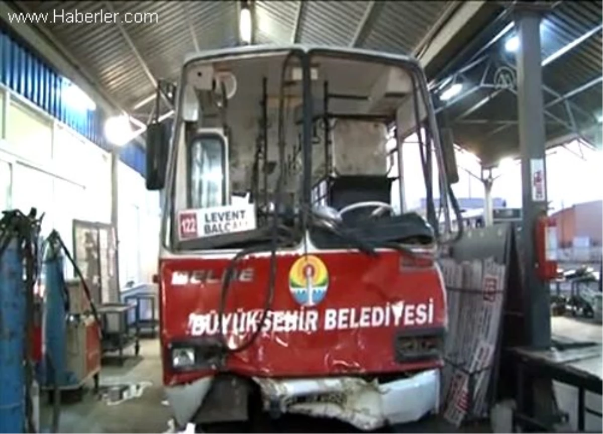 Adana\'da belediye otobüsüne taşlı saldırı