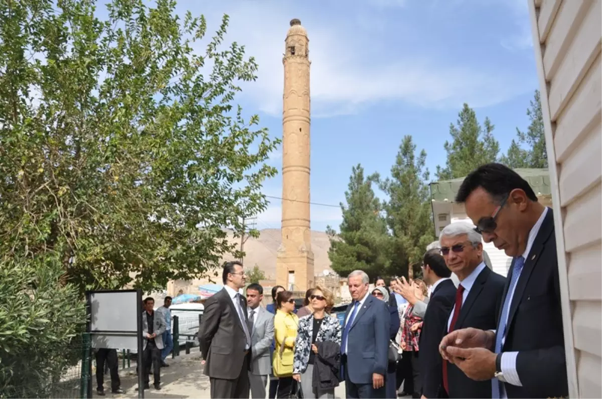 Anayasa Mahkemesi Heyeti Hasankeyf\'i Gezdi