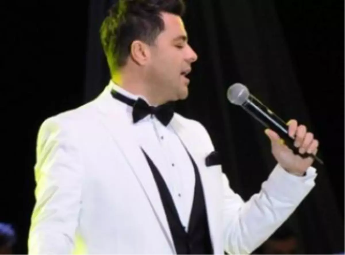 Burak Kut Tuzla\'da Konser Verdi