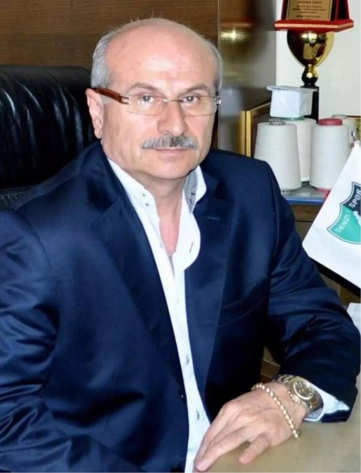 Denizlispor\'da Para Yok, Huzur Yok