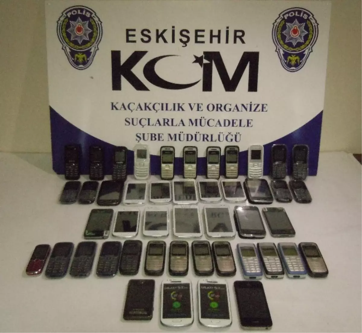 Eskişehir\'de Kaçak Cep Telefonu Operasyonu