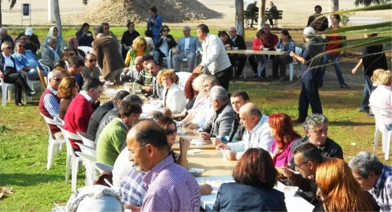 Hacı Bektaş Veli Anadolu Kültür Vakfı Akbük Şube\'sinden Aşure Etkinliği