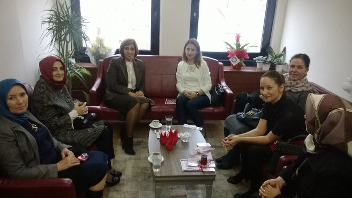 Kahve Bahanenin Konuğu Vali Topaca\'nın Eşi Oldu