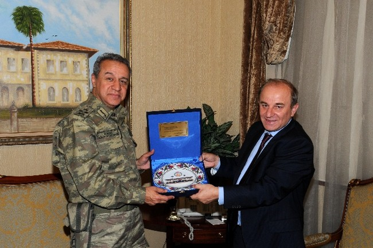 Korgeneral Alataş\'tan Vali Öztürk\'e Ziyaret