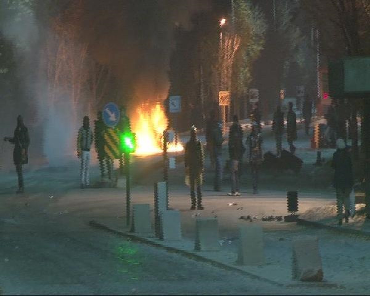 ODTÜ\'de Duvar Protestosuna Müdahale