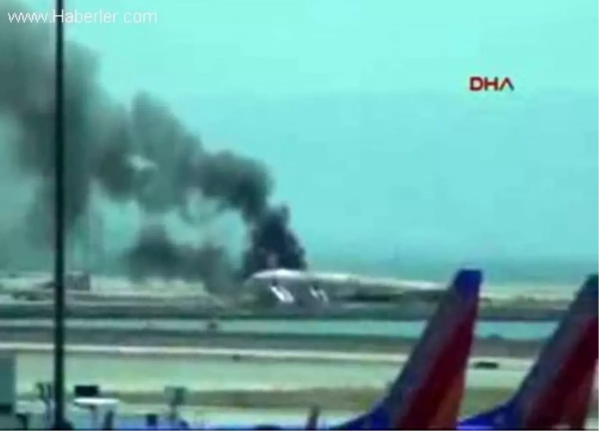 Rusya\'da İnişe Geçen Uçak Yere Çakıldı 50 Ölü