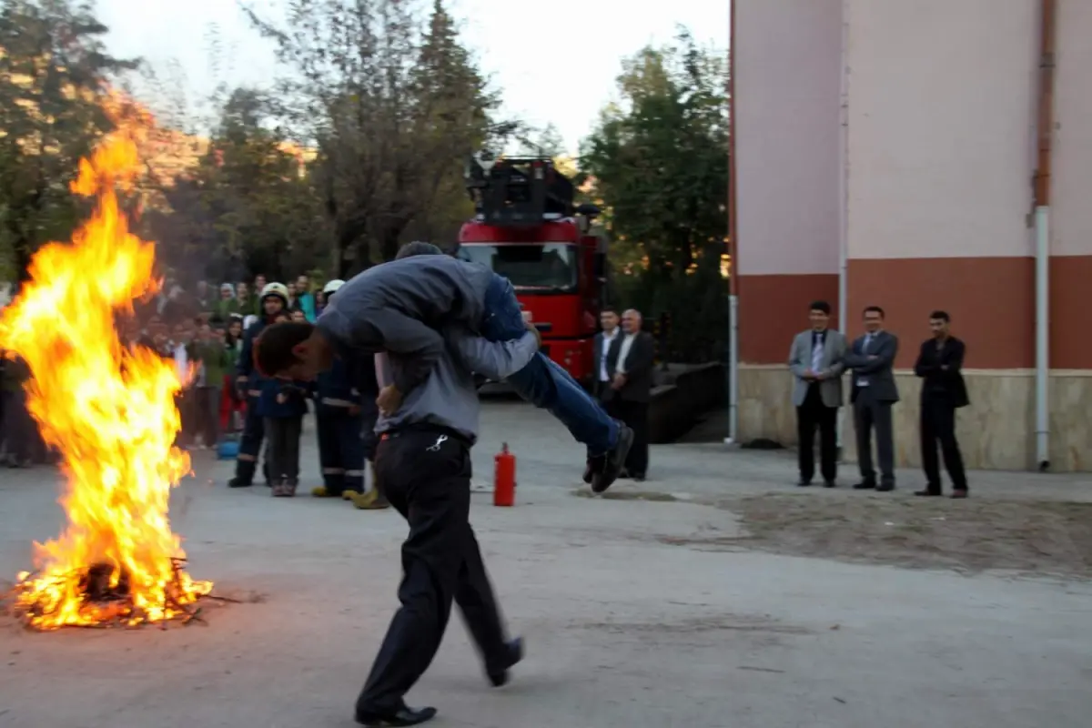 Siirt\'te Yangın Tatbikatı Yapıldı