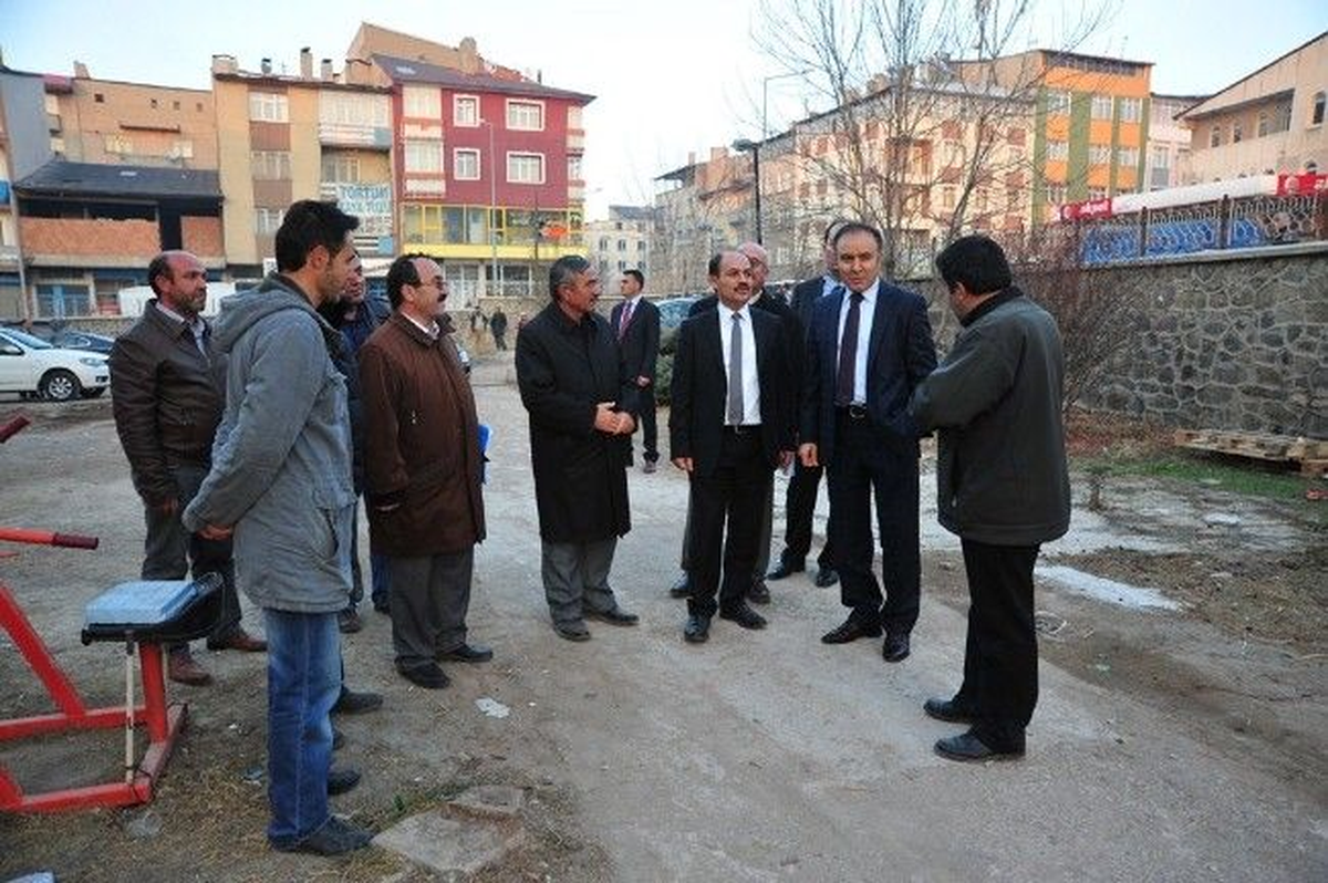 Vali Altıparmak, Kongre Binasını İnceledi