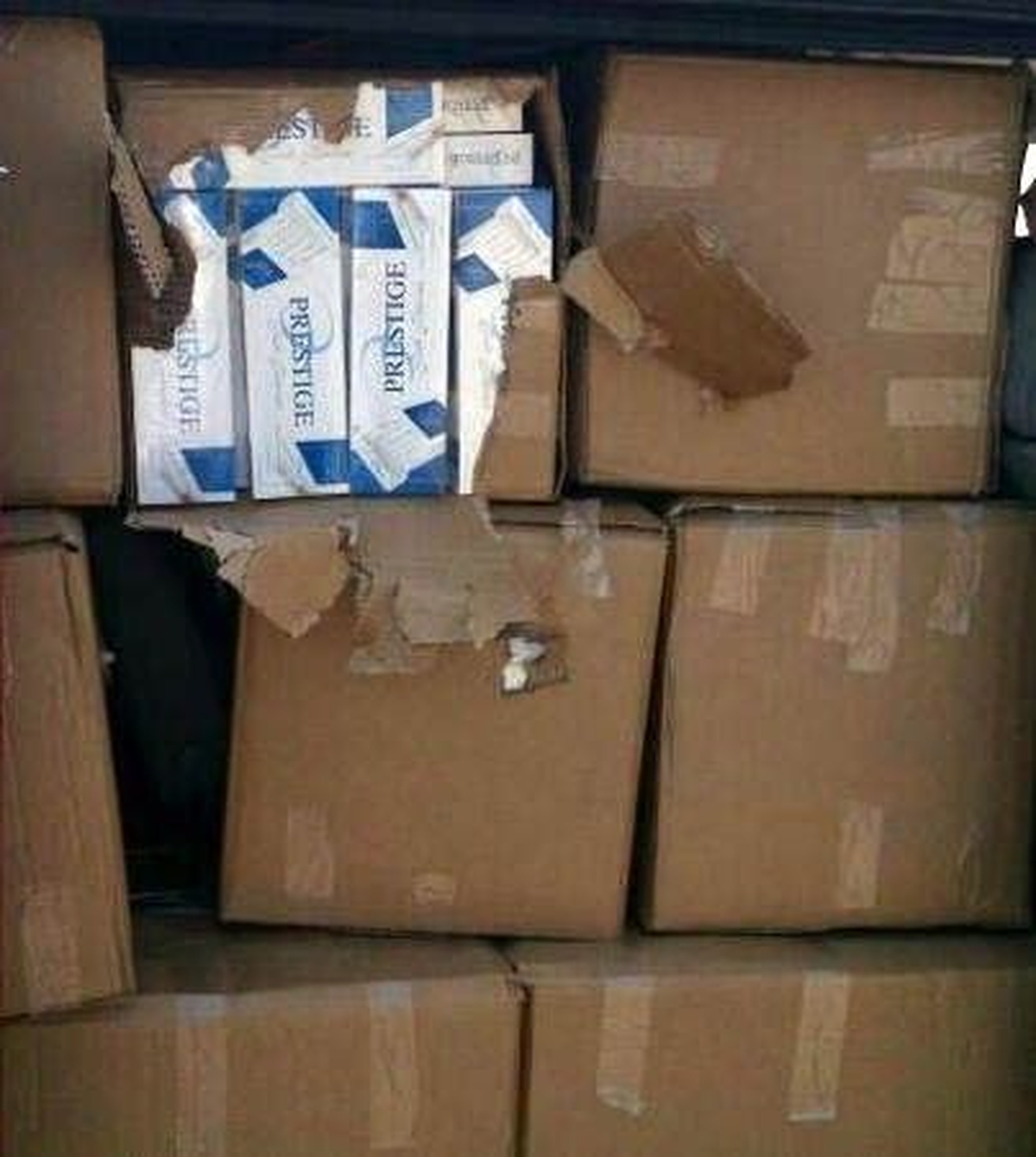 Yem Çuvalları Arasında Uyuşturucu ve Kaçak Sigara Sevkiyatı