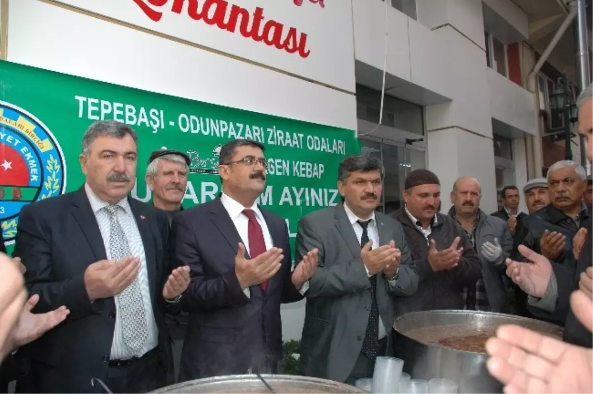 Eskişehir Ziraat Odaları Aşure Dağıttı