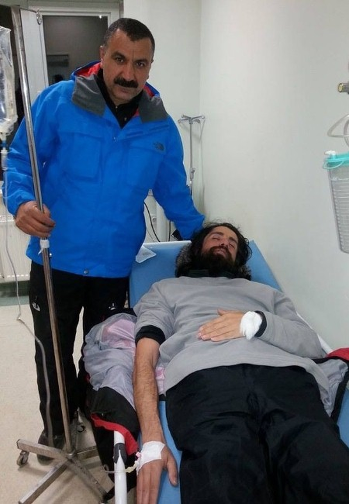 Ağrı Dağı\'nda Kaybolan Dağcı Hastaneye Kaldırıldı