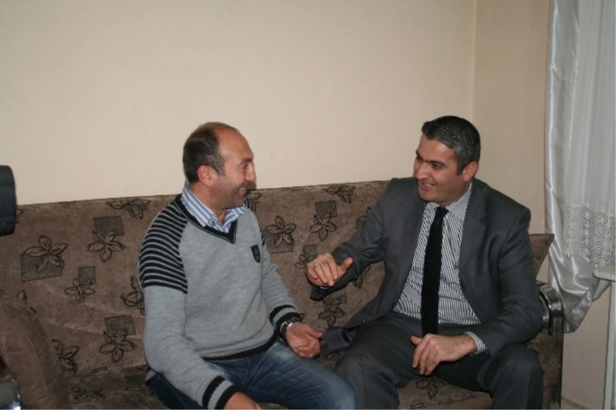 AK Parti Kars Belediye Başkan Aday Adayı Emre Okan Bayramoğlu\'ndan İha\'ya Ziyaret