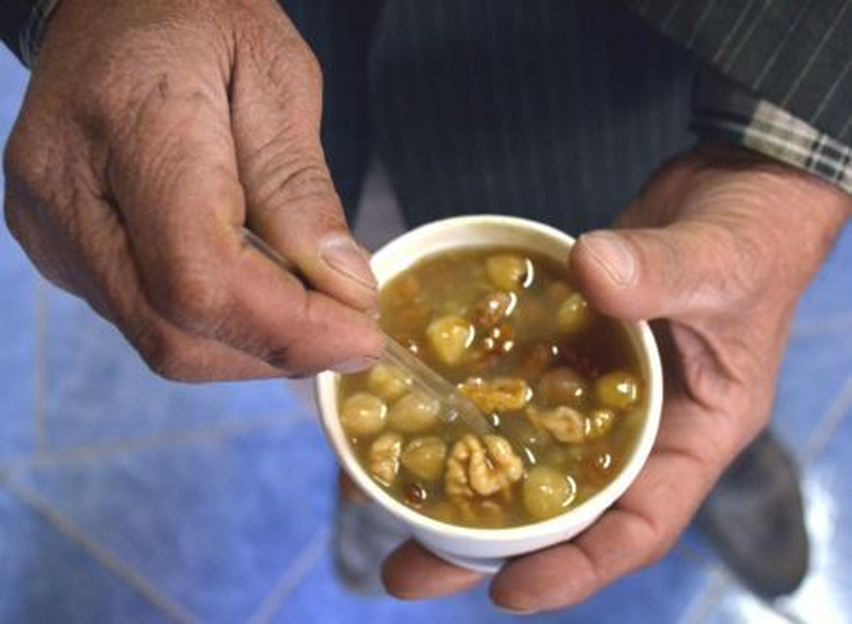 Akçaabat\'ta Vatandaşlara Aşure İkram Edildi