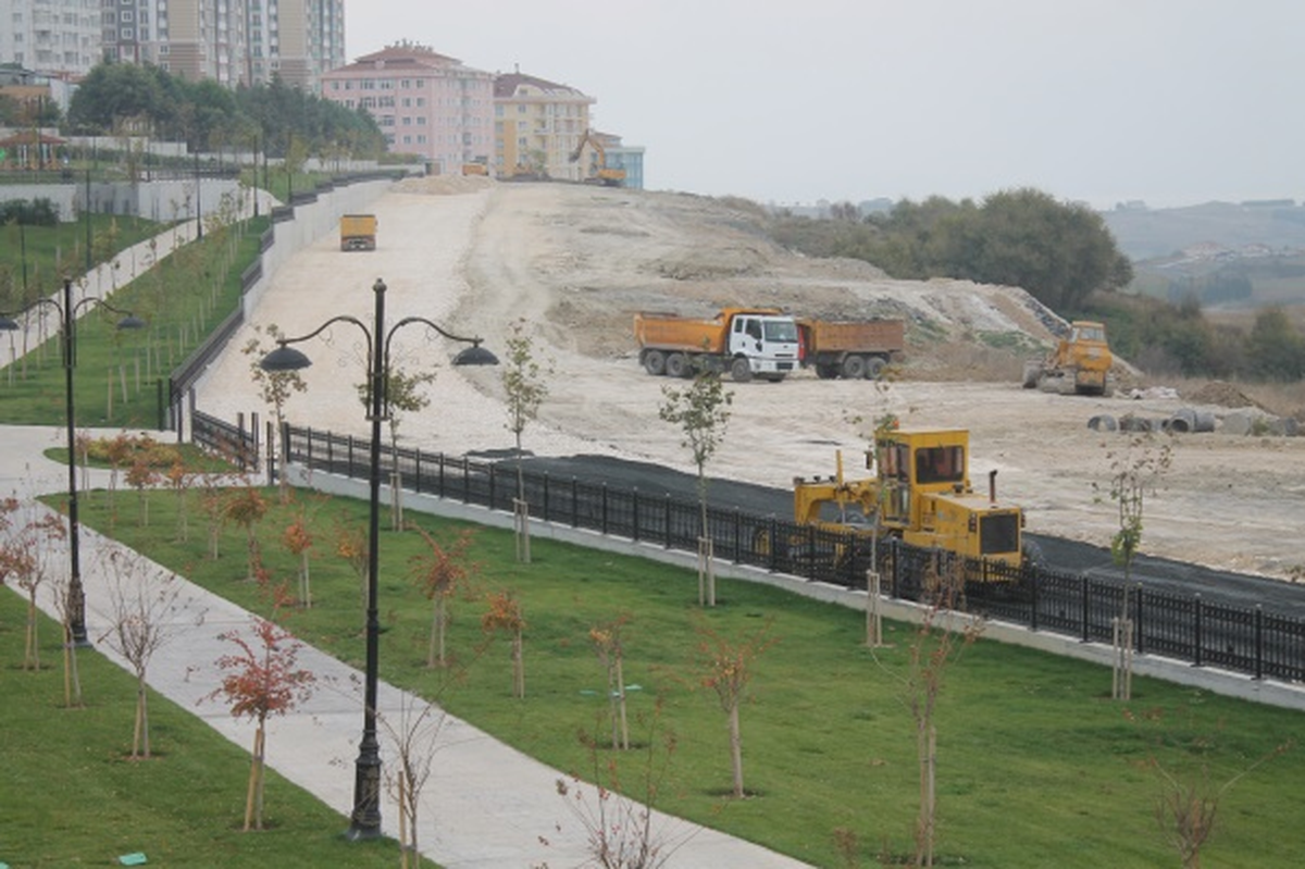 Beylikdüzü\'nde Caddeler Yenileniyor