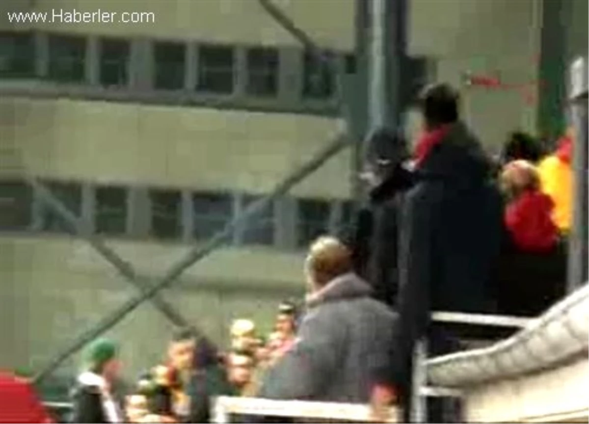 Galatasaray Maçında Çıkan Olaylar