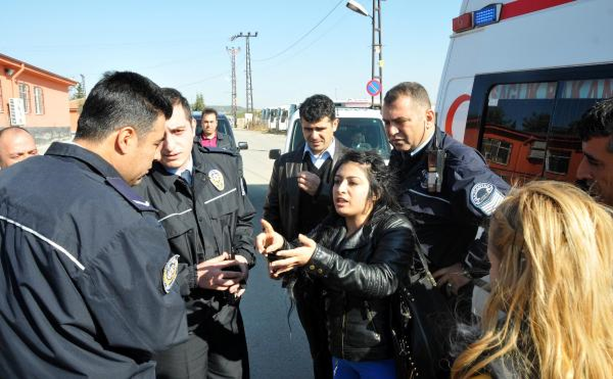 Gaziantep\'te Cezaevi Önünde Kavga: 2 Yaralı