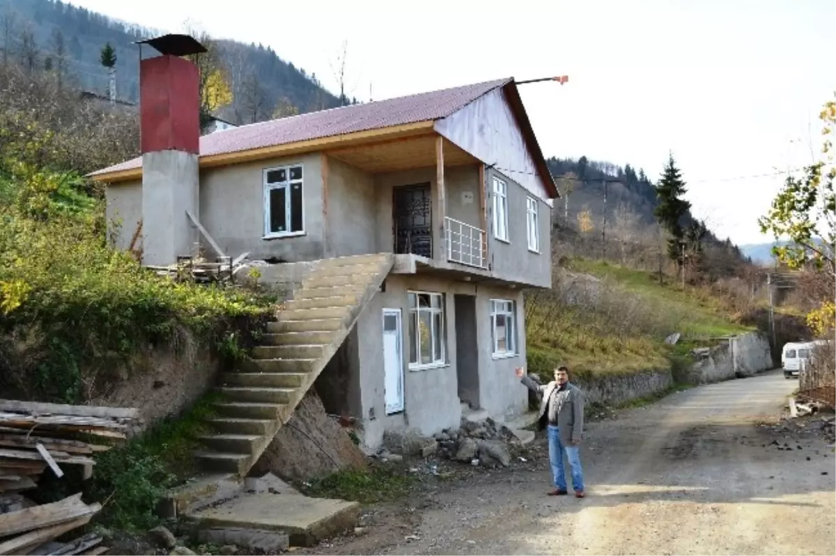 Geleneklerini Yaşatmak İçin Köy Konağı Yaptılar