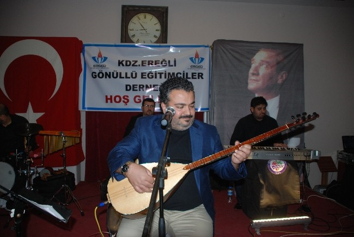 Gökmen, Ereğli\'de Kardeşlik Türküleri Seslendirdi