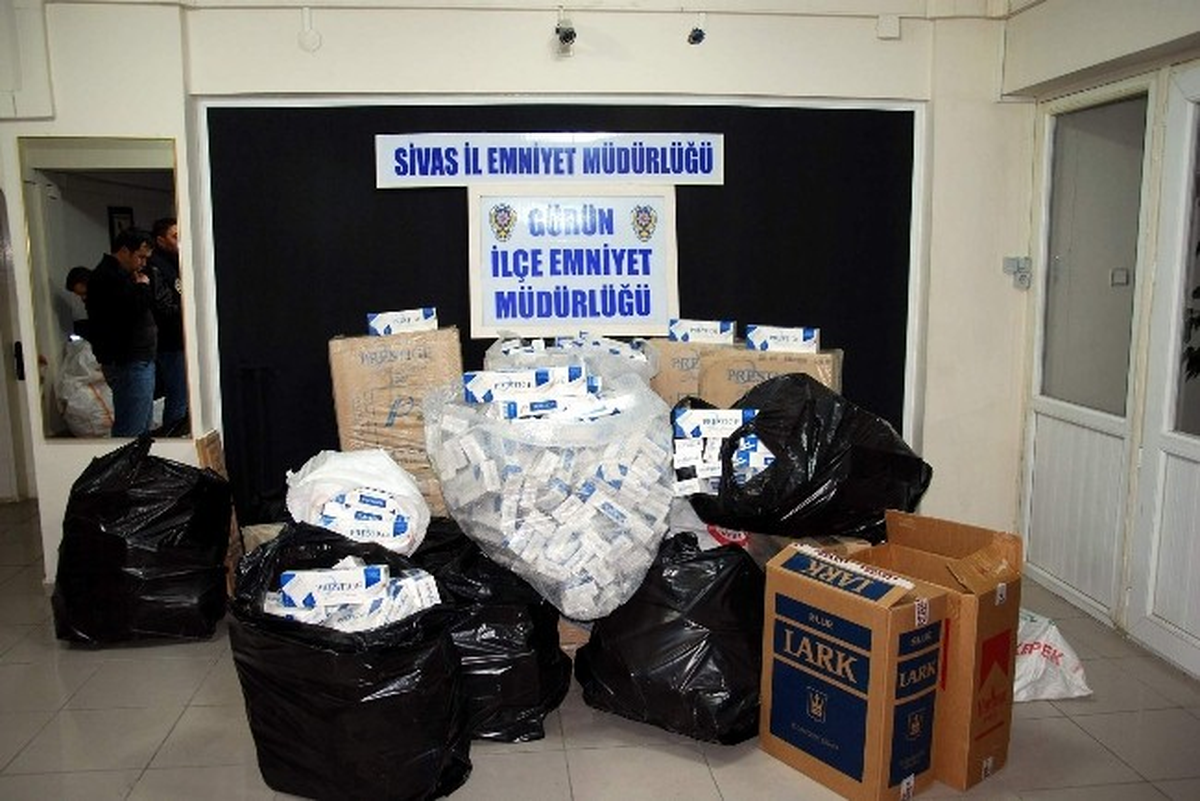Gürün\'de 15 Bin Paket Kaçak Sigara Ele Geçirildi